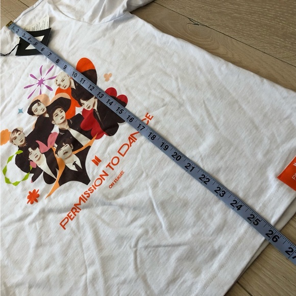 NWT BTS Permission to Dance on Stage Official Merch T Shirt in White Size S - Picture 8 of 11